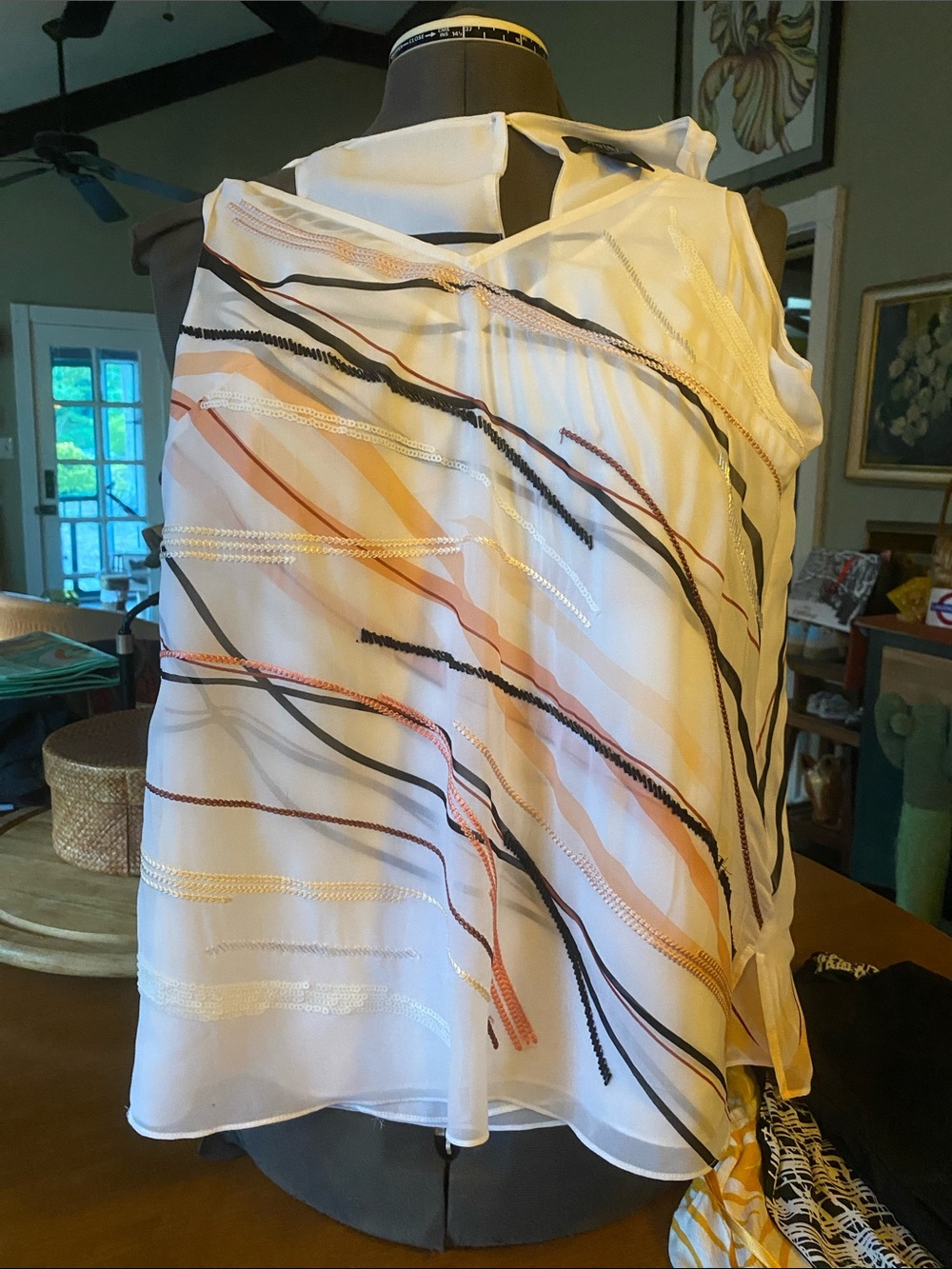 White House Black Market abstract tank top sleeveless halter design - SZ XS